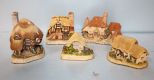 Five David Winter Cottage Collection Houses