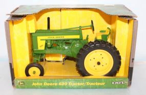 ERTL John Deere 620 Tractor