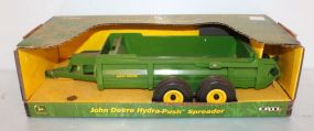 ERTL John Deere Hydra-Push Spreader