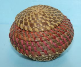 Small Unusual Round Indian Basket Small Unusual Round Indian Basket w/lid; 3 1/2