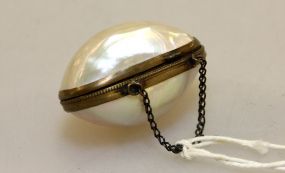 Victorian Mother of Pearl Pill Box