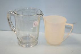 Glass Measuring Cup & Plastic Measuring Cup