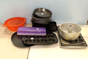 Muffin Pans & Other Cooking Trays 