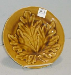 Majolica Yellow w/Oak Leaf Plate