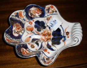 Oriental Imari fan shaped nut dish with blue trim