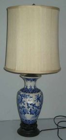 Blue & white oriental style lamp