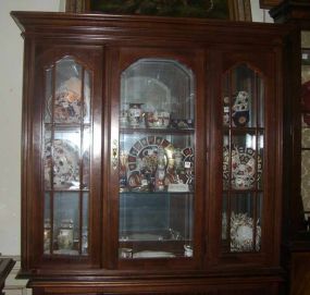 Mahogany display cabinet top with one door