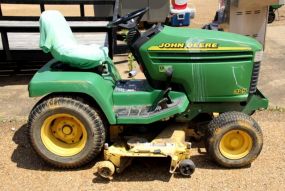 John Deere 325 Lawn Mower