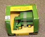 ERTL/JOHN DEERE/COTTON PICKER(1/64)/DIE-CAST METAL