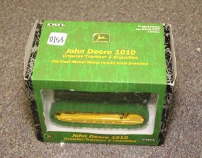 ERTL John Deere 1010 Crawler