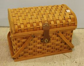 Picnic Basket with Plates 