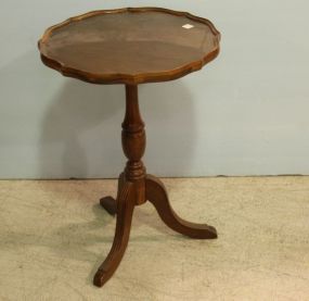 Round Pedestal Side Table 
