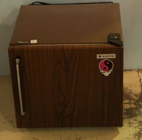 Small Sanyo Refrigerator 