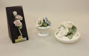 Two Small Ceramic Flowers & Single Small Bookend 