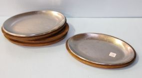Four Stainless Plates & Four Wood Underplates 