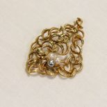 Amerikaner Brooch with Pearls