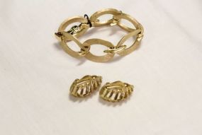 Vintage Crown Trifari Goldtone Bracelet with Original Tag and Matching Earrings