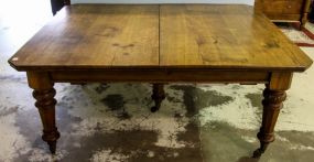 Early 20th Century Oak Crank Table with Two Leaves
