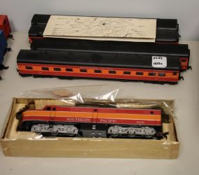 Southern Pacific Locomotive & Four Passenger Cars