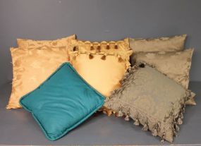 Eight Throw Pillows Description