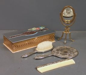 Group of Grooming/Vanity Set Items