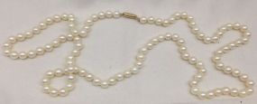 One Even Single Strand Pearl Necklace 30.0