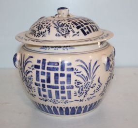 Blue and White Porcelain Covered Jar