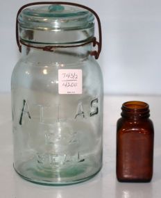 Atlas E-2 Seal Jar and Snuff Bottle
