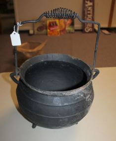 Cast Iron Bean Pot with Handle 11