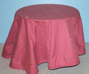 Partial Board Top Round Table with Cloth 30