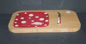 University of Arkansas Cheese Cutting Board New pottery plate inset into wood cutting board, comes with knife, tray 16