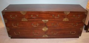 Contemporary Henredon dresser Buffet with brass hardware, seven drawers with two mirrors (21