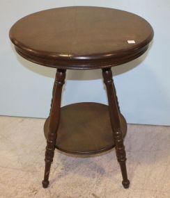 Early 20th Century Oak Round Side Table With Shelf 24