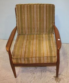 Vintage Arm Chair With Cushions 25