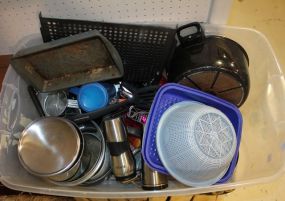 Lot of Kitchen Items Lot of Kitchen Items