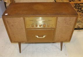 Vintage Sonic Stereo and Record Player