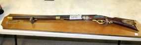 Kentucky Long Rifle Decanter on Stand 50
