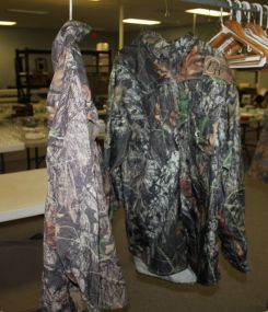 2 Mossy Oak Button Ups Extra large, Obsession pattern.