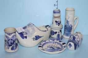 Grouping of Blue Delft Items
