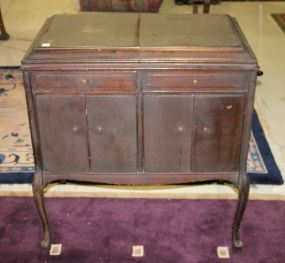 Mahogany Victor Victrola