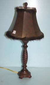 Decorative Painted Resign Lamp with Feathers on Shade
