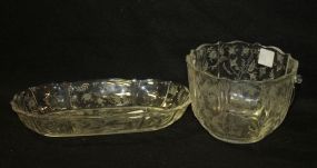 Elegant Glass Ice Bucket along with Matching Oval Tray