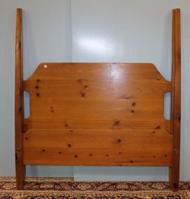 Pine Poster Queen Size Bed