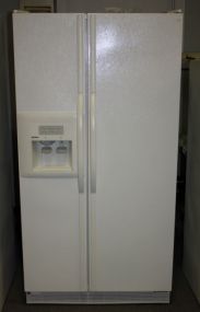 Kenmore Refrigerator/Freezer with Ice Maker