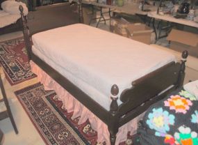 Vintage Mahogany Twin Bed that Includes Mattress Set