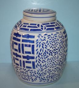 Blue and White Porcelain Covered Jar