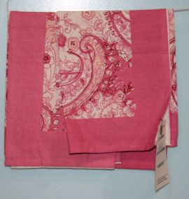 Pair of Stylehome Pink and White Paisley Kitchen Towels