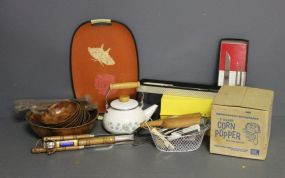 Group of Miscellaneous Kitchen Items Description