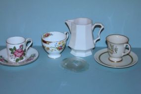 Two Demi-Tesse Cups and Saucers, Creamer and Cup Description