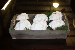 Wooden Tray with Moss and Six Ceramic Artichokes, white Description